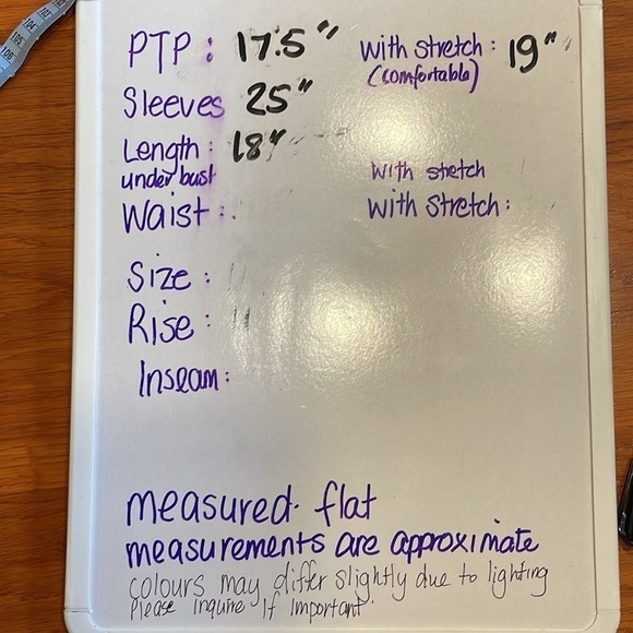 Red S/M cutwork lacy crop top with wide sleeves from above wrist buttons at neck - Picture 6 of 7